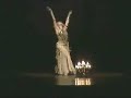 mariza lima dançando com candelabro