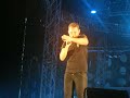 tiziano ferro salutandotiaffogo a marina di massa il 25 lugli 2007.
un giorno indimenticabile! grazie tiziano!