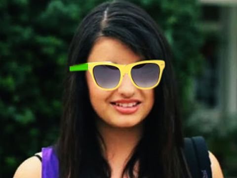 Rebecca Black + 2 beaux mecs = Epic Win