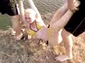 �vike hatalmas csobban�sa