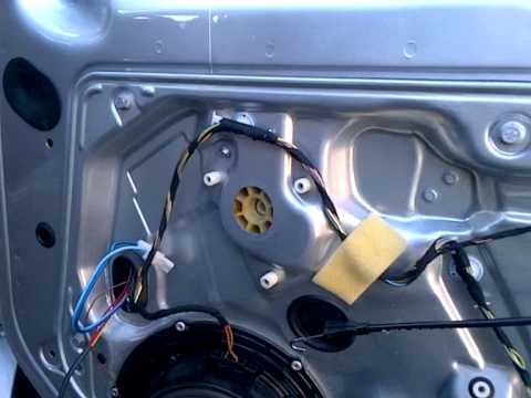 how to remove vw t5 door panel
