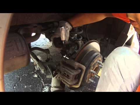 Honda CRV 2007 Wheel Bearing Hub Assembly Replacement DIY