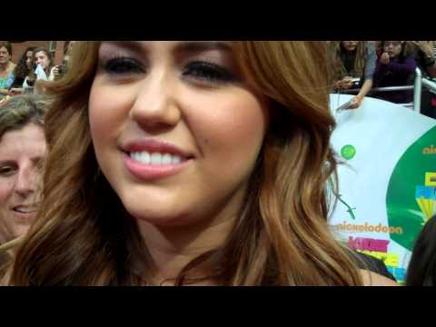 Miley Cyrus 2011 Kids Choice Awards 0