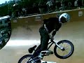 Simon Tabron dá dois 900 na final e vence no BMX vert