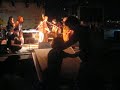 pequeno incidente, sem gravidade, ocorrido durante o concerto dos wraygunn no cais de gaia. aconteceu enquanto algumas pessoas tentavam aceder ao palco, a convite do paulo.