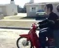 unos paseo en moto con la cabeza echa un desastre q castigo, la pero cagada de tener amigos como nosotro che