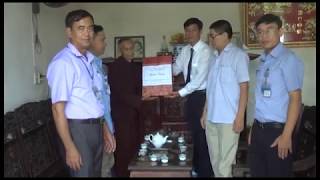 Đồng chí Phó Chủ tịch UBND thành phố thăm, tặng quà các gia đình chính sách, người có công nhân dịp 27-7