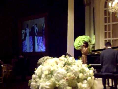 lianie singing at last