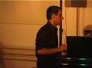 ein etwas konzentrierter blick auf bruno angelini w�hrend seines konzertes mit jo fonda (bass) und ramon lopez (drums)in der galerie festl & maas und bei world of basses am 11.10.2007