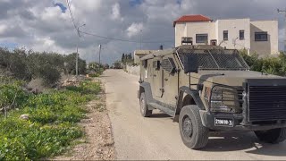 قوات الاحتلال تقتحم منزلاً بعد حصاره في قرية صير جنوب شرق جنين قوات الاحتلال تقتحم منزلاً بعد حصاره في قرية صير جنوب شرق جنين