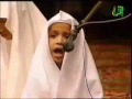 طفل يقرأ القرآن بصوت جميل جدا.mp4