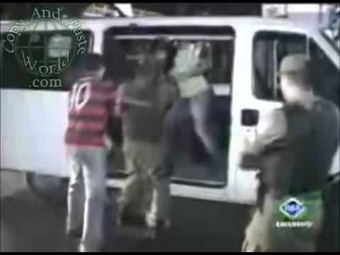 Woman figths robber