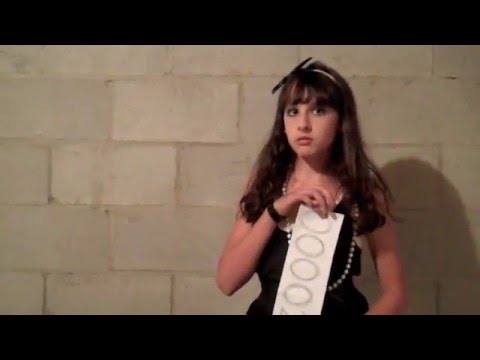 peeing girls