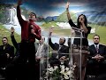 Franciele & Sheslei cantando \"Quem Ele Ama\" Franciele & Sheslei cantando \"Quem Ele Ama\"