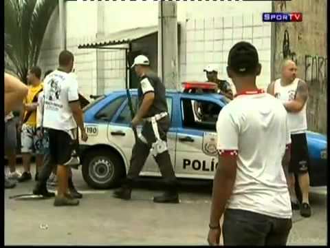 A covardia da torcida Vasca�na