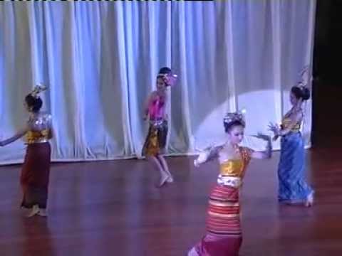 รำสี่ภาคโมเดิร์น - บ้านรำไทย ดอนเมือง (www.banramthai.com)