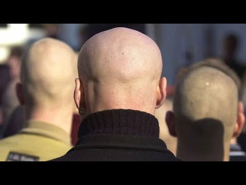 Rechtsextreme Hooligans: Polizei-Razzien in vi ...
