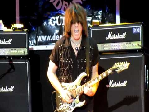 Fanáticos limeños nos presentan al guitarrista más rápido del mundo