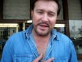 Arturo Peniche Saludando a las madres en su dia..