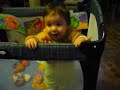 JOAQUIN JUGANDO EN EL CORRAL