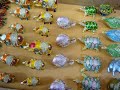 杜拜是阿拉伯聯合酋長國的第二大城市。20世紀50年代，它還是阿拉伯灣一個樸素的海濱小鎮，到了90年代以後，杜拜發生了脫胎換骨的變化。鱗次櫛比的摩天大樓在霍爾河畔奇跡般地崛起，讓人以為自己彷彿到了紐約。 像其他中東城市一樣，杜拜因石油而富庶。但對一個雄心勃勃想在新世紀大展身手的新興城市來說，石油當然不是全部。它打開了大門，大力發展旅遊業。由於擁有高素質的環境以及豐富多彩的文化(因為80%的人口是外國人的緣故)，到杜拜的旅遊者以模特、藝術家、 商人等高收入階層居多。在杜拜王儲的提議之下，知名企業家Al-Maktoum 投資興建了美輪美奐的Burj Al-Arab飯店。 飯店的豪華程度令人歎為觀止，評論家們都不知道該給它定為幾星：是五星，六星，還是七星？飯店建在海濱的一個人工島上，是一個帆船形的塔狀建築，一共有56層，321米高， 由英國設計師WSAtkins設計。它正對著Jumeirah Beach飯店(被認為是世界上最棒的飯店)，以202套複式客房、200米高的可以俯瞰杜拜全城的餐廳以及世界上最高的中庭，成為後者最強勁的對手。 到過這裏之後，你才能真正體會到什麼叫做