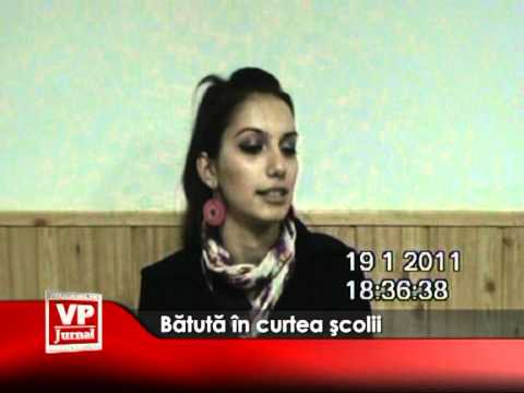 Bătută în curtea şcolii