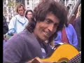 gitans qui jouent de la guitare
- video thomas zundel -
http://www.chez.com/tzundel/