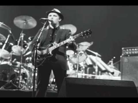 Squeeze Live at Lewisham Odeon ...