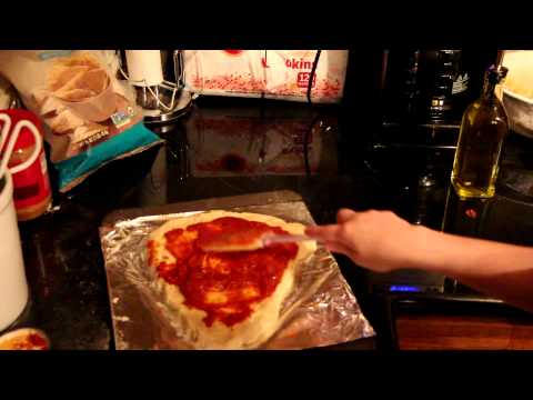 crendor - Crendor and Mystery Woman attempt to make a non-content pizza, and it goes pretty much how you'd imagine. Oh and here's her twitter: http://twitter.com/toast...