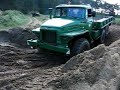 Mit dem Ural durchs Matschloch