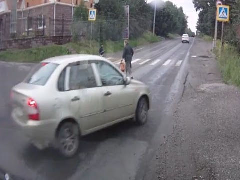 Señora provoca un accidente