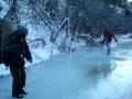 videos de Spring Creek Canyon Ice Walking (With Running Water Under Ice)