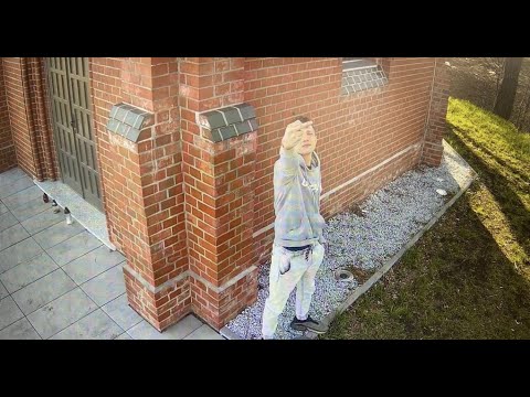 Patologia dewastuje kapliczkę w Piekarach Śląskich