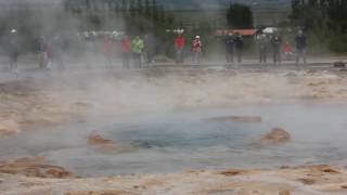 Geyser, ou plutôt, son petit frère  Strokkur