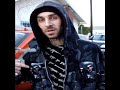 Travis Barkergiving Props
