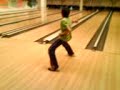 pakito....uno de los nials del samyd de  ibiza!fue una apuesta: el que perdiera la partida de bolos tenia k acer un kata en medio de la bolera,,,i como no perdio pakito