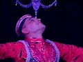 Chandelier Balance act