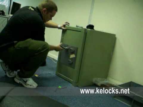 lost safe keys