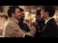 Avere amici alla deriva su una zattera a 5km dalla costa con strumenti musicali al seguito... a chi non è mai successo almeno una volta? http://www.youtube.com/watch?v=EW2SbK-2u6E