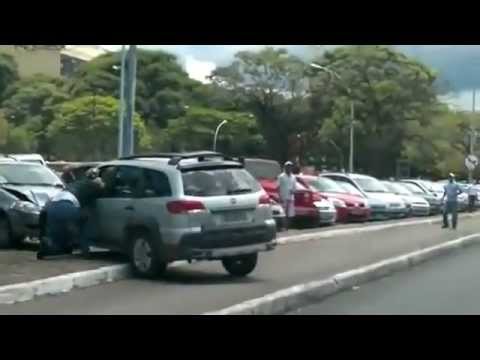 ViralVidsBase - Road rage in Brazil.