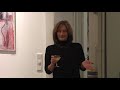 Rotkaeppchen nimmt die Faeden in die Hand . Vernissage Barbara Rapp in Berlin