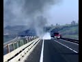 UNAUTO PRENDE FUOCO