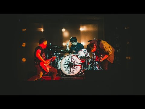 Lyrics“ตายดาบหน้า (Dtai Dtahp Nah)” by Labanoon