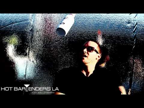 Hot Bartenders – Flair Bartenders doing some fun tricks