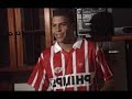 Em 1994, Ronaldo deixa o Cruzeiro e assina com o PSV