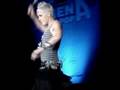 videos de P!NK live Mannheim 28.07.2007 13 What's going on