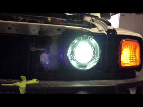 Hummer H3 w/ FX-R Bi-xenon projectors “color flicker”