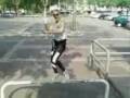 Le coup de t�te de Sa�d sur un arbre ...