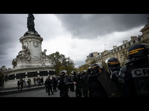 Frankreich: Pariser Louvre und Schloss Versailles nach Drohungen seit der tödlichen Messerattacke geräumt