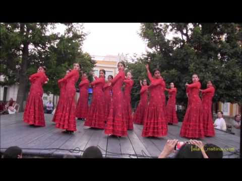 Actuación del Taller Municipal de Baile “Rocío Columé”. Paseo de las Flores “Isla Cristina”